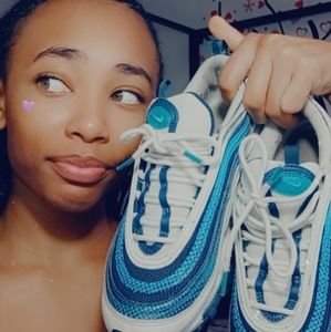 Meet your Posher, Lilly